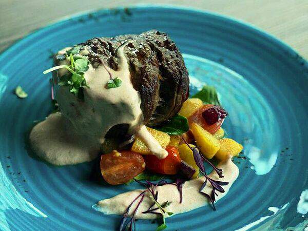 Broadway - Филе-миньон с соусом Блю-Чиз