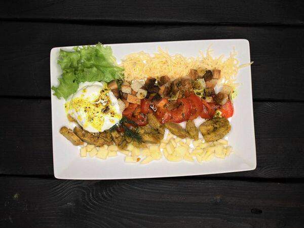 Кафе вегетарианской кухни Радхика - Салат Цезарь