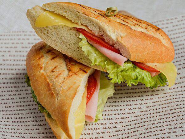 Travelers coffee - Сэндвич с ветчиной и сыром