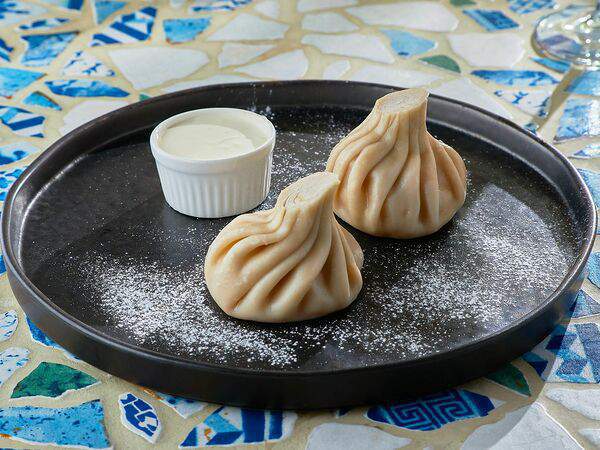 Квеври - Хинкали с вишней и творогом надуги