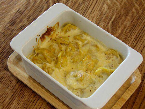 Тесто есть - Пельмени Курица и грибы запечённые в сырном соусе