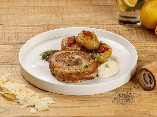 Maccheroni - Поркетта с картофелем и сальса верде