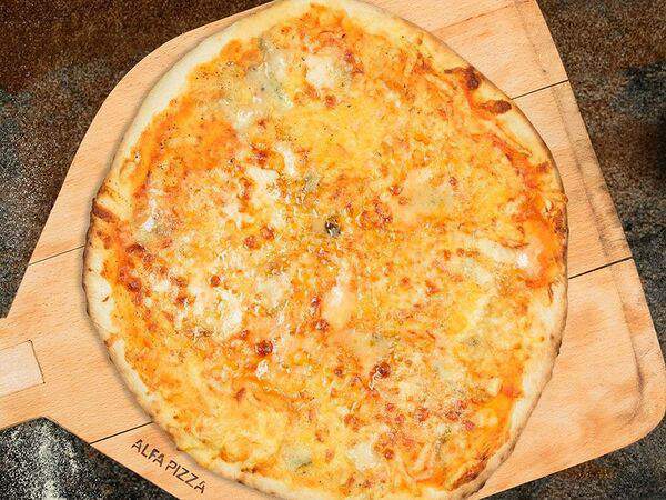 Kolbasabar - Пицца Четыре сыра