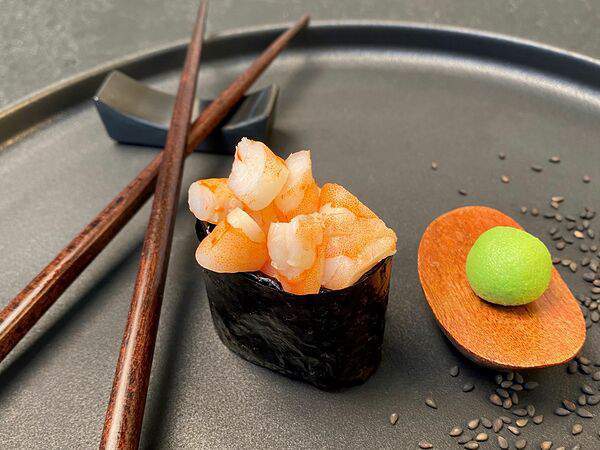 Лосось sushi & oysters - Гункан с креветкой