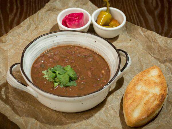 Bbsea jazz club - Лобио по-грузински с чвиштари