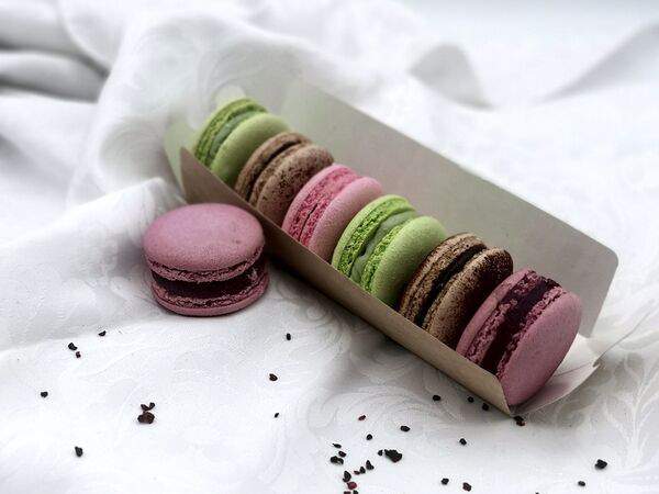 Кафе-пекарня Susser - Макарон малиновый