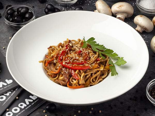 Ресторан Рояль - Вок Лапша с говядиной и овощами