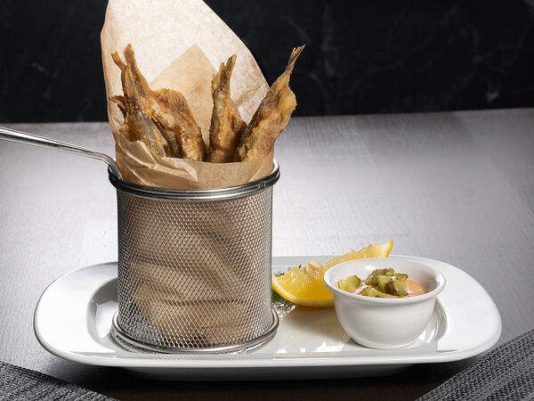 О2 кафе - Жареная мойва с соусом