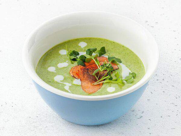 AVO Kitchen & Bar - Крем-суп из шпината и кабачков