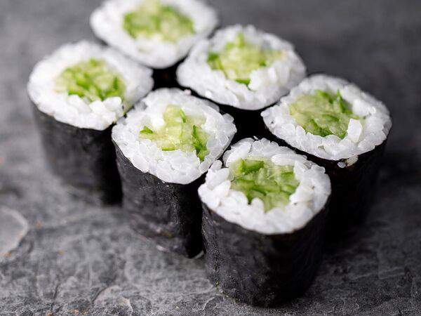 Godzilla sushi - Классический ролл с огурцом