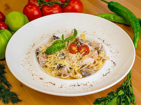 Булкин дом - Феттучини с курицей и грибами