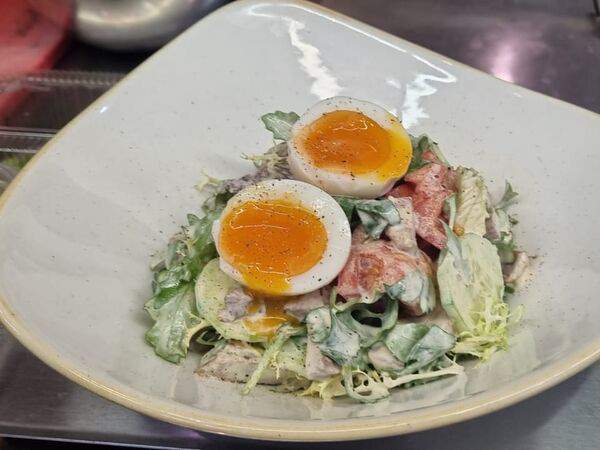 Кафе-пекарня Поль Бейкери - Салат с языком