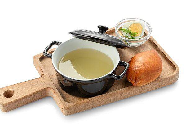 Шоколадница - Куриный бульон с яйцом, пирожком с рисом и зелёным луком