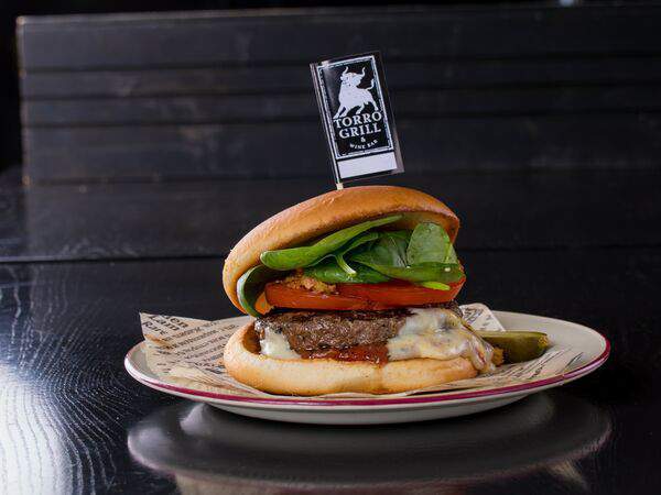 Torro Grill - Чизбургер с сальсой
