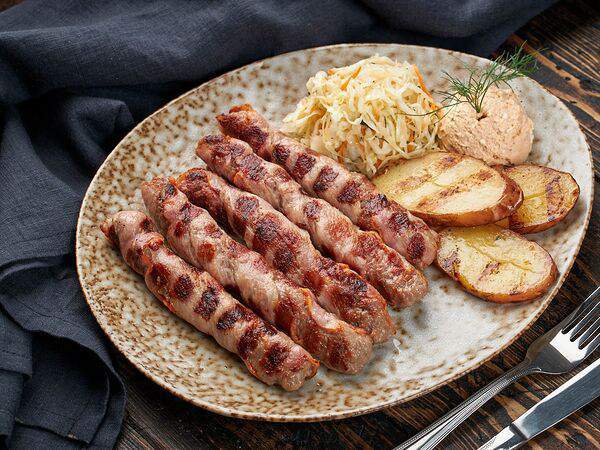 Югославия гриль - Чевапчичи в беконе на гриле