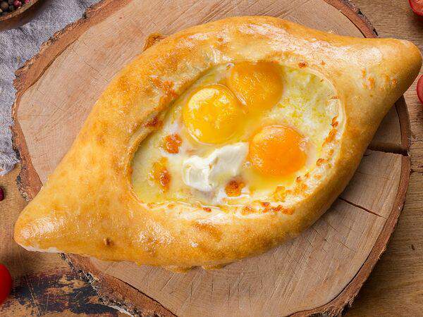 Михас - Хачапури по-аджарски на компанию