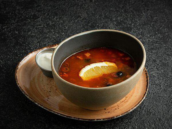 Jager restopub - Мясная солянка с немецкими колбасками