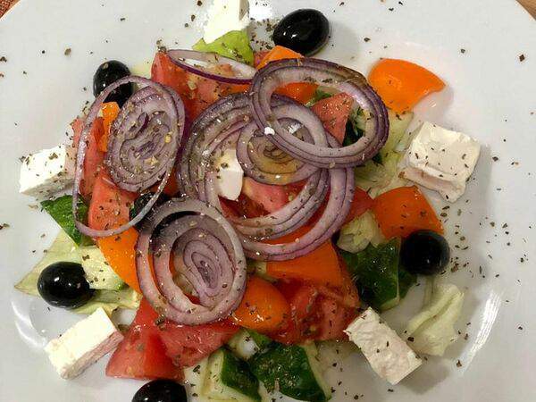 Бисквит - Греческий салат