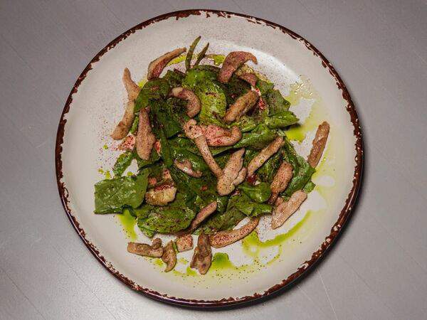 Prosto кофе & кухня - Салат с куриным филе, свежими томатами и микс салата