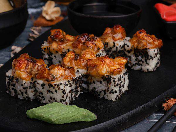 Суши кот - Ролл запеченный Угорь