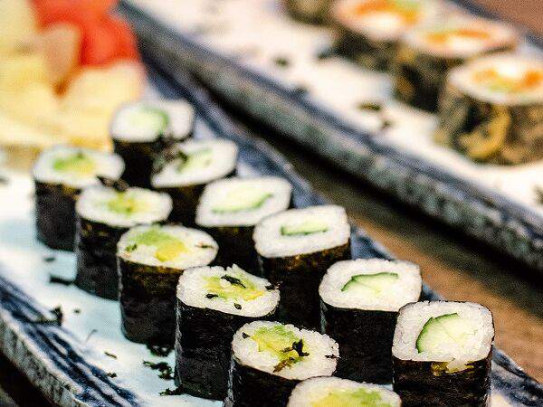 Ресторан Доставки Мамуля - Ролл с авокадо (Абогадо маки)