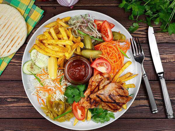 Шахерезада - Шах-гриль стейк из индейки на тарелке