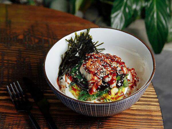 Эбби Noodles & Sushi Bar - Поке с угрем