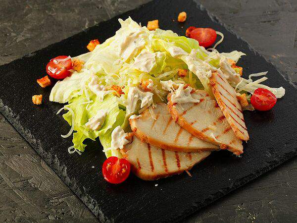 Kioto - Салат Цезарь с курицей