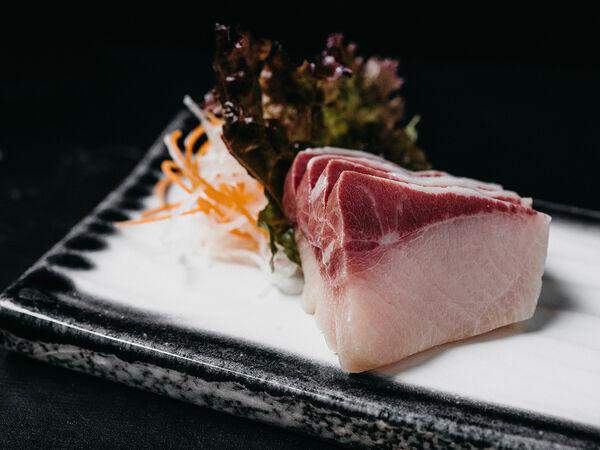 Koi sushi bar - Сашими Хамачи