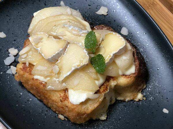 Марли - Бриошь с грушей и сыром бри