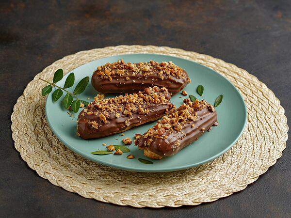 Кондитерская Ежевика - Эклер с грушевым кремом чиз