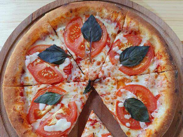 Crust Pie Pizza - Маргарита