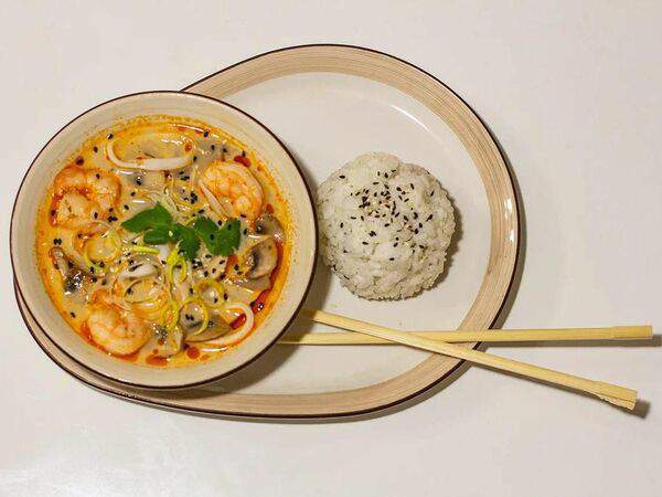 Лапша и утка Фо Бо - Том Ям с морепродуктами