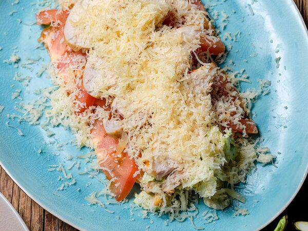 Хачапури тётушки Марико - Салат Цезаршвили