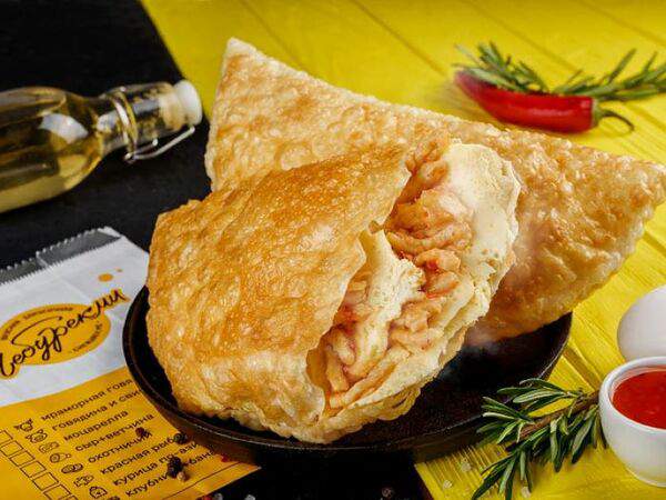 Чебурекми - Завтрак чебурек с курицей по-азиатски с омлетом