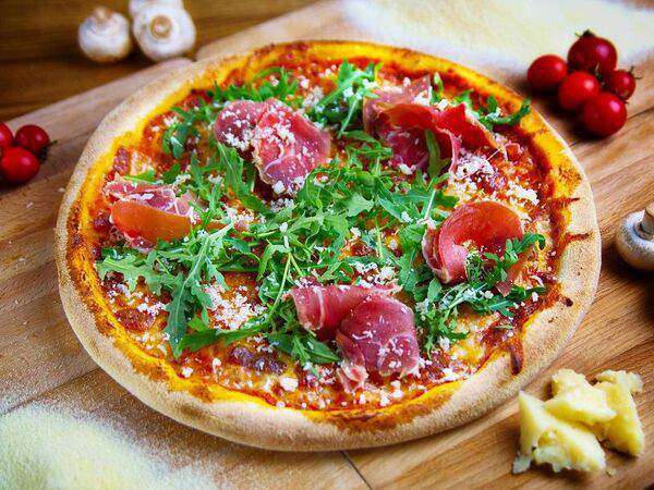 Basilico - Пицца с Пармской ветчиной