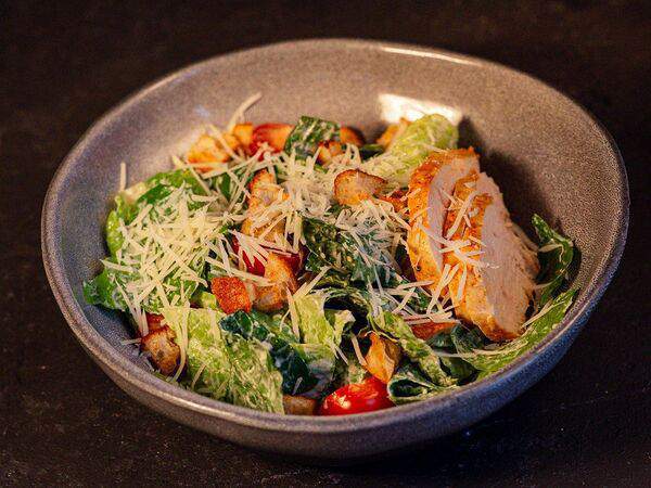 Между нами булочками - Цезарь с курицей