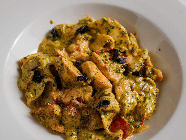 Галушка - Галушка с семгой в сливочно-шпинатном соусе