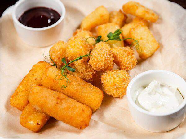 Harat's Irish Pub - Ассорти жареных сыров