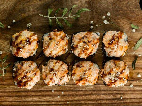 Foodmarket #FaceRoll - Запеченный ролл с шапочкой из лосося