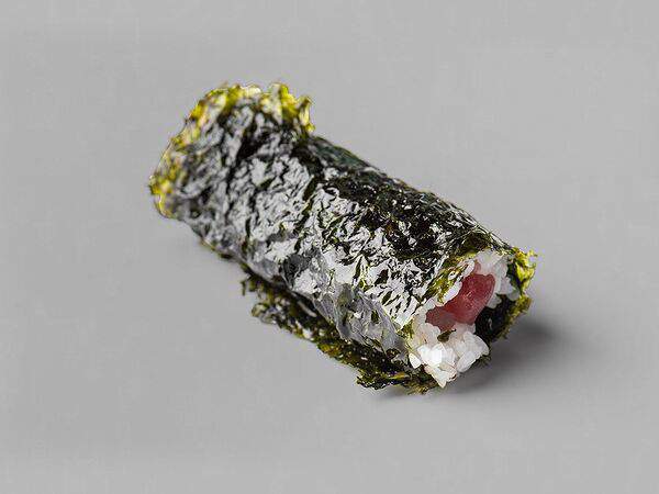 Luckee Yu - Hand rolls с тунцом