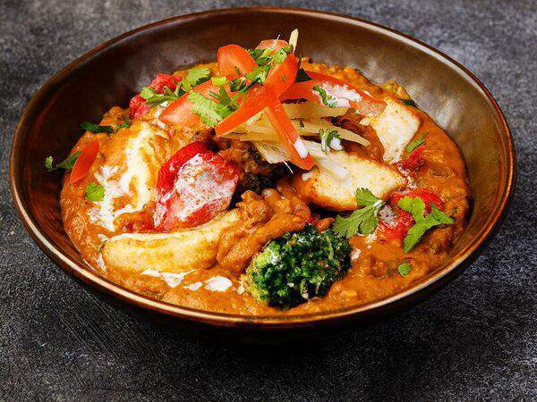 Sushi & More - Свинина с брокколи и цветной капустой в индийском соусе