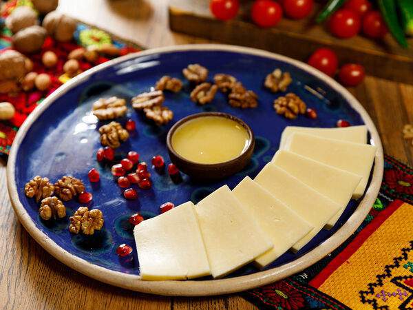 Мангал & гриль - Сыр сулугуни с медом