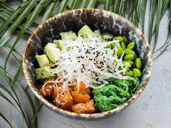 Yoki Cafe - Поке с лососем и лаймовым айоли