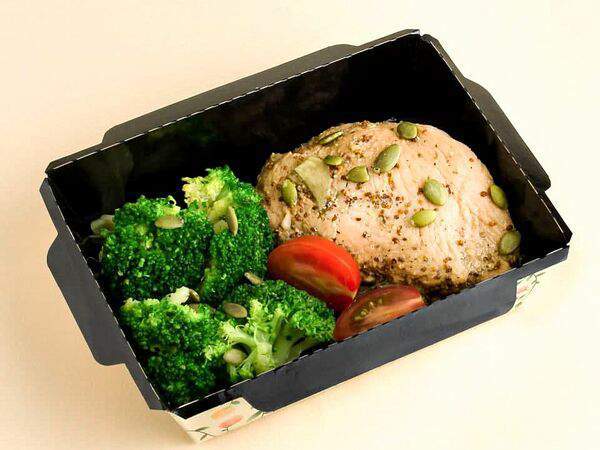 Greenbox - Стейк из индейки с морковью су-вид и брокколи