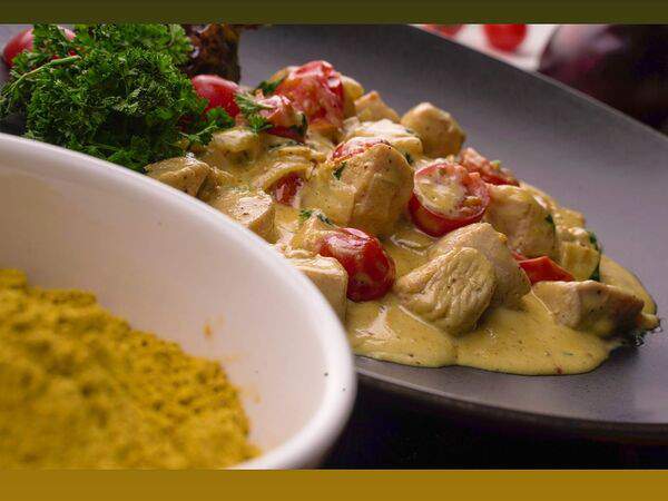 Кафе Gold - Куриная грудка под соусом карри