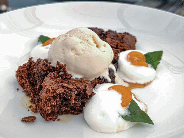 15/86 - Брауни с апельсиновым соусом