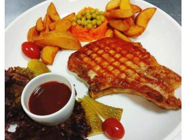 Бакинский дворик - Эскалоп из свинины