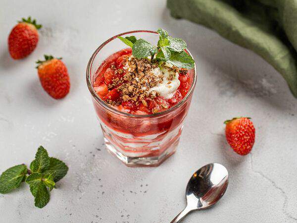 Fish Box - Творожный крем с клубникой