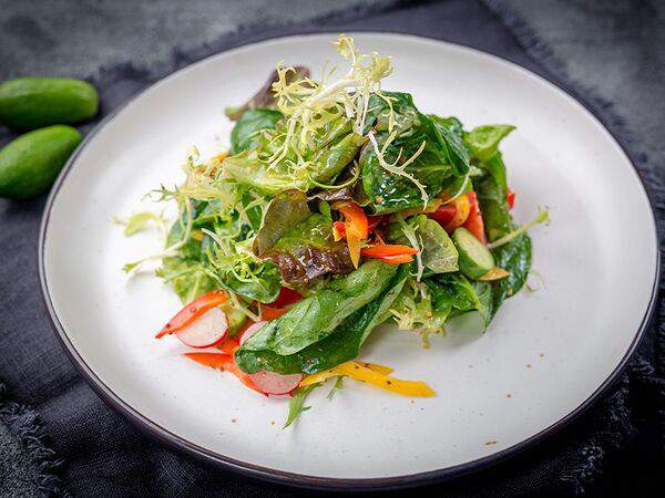 Новорижская застава - Овощной салат со шпинатом